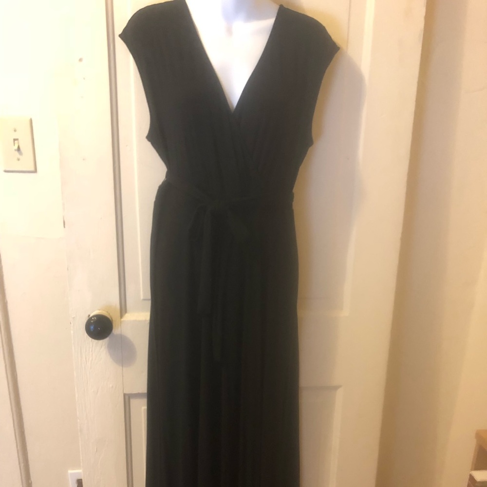 Women’s L Ann Taylor black maxi